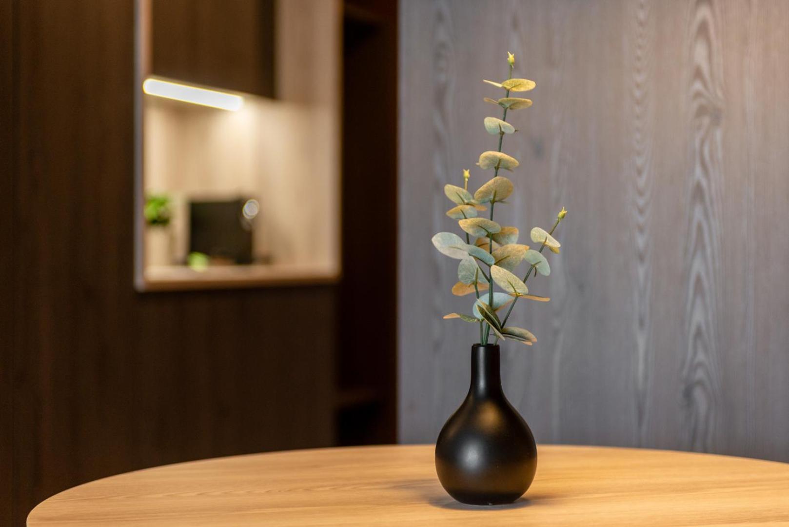 Hotel Novapart Stay Smart เวลส์ ภายนอก รูปภาพ
