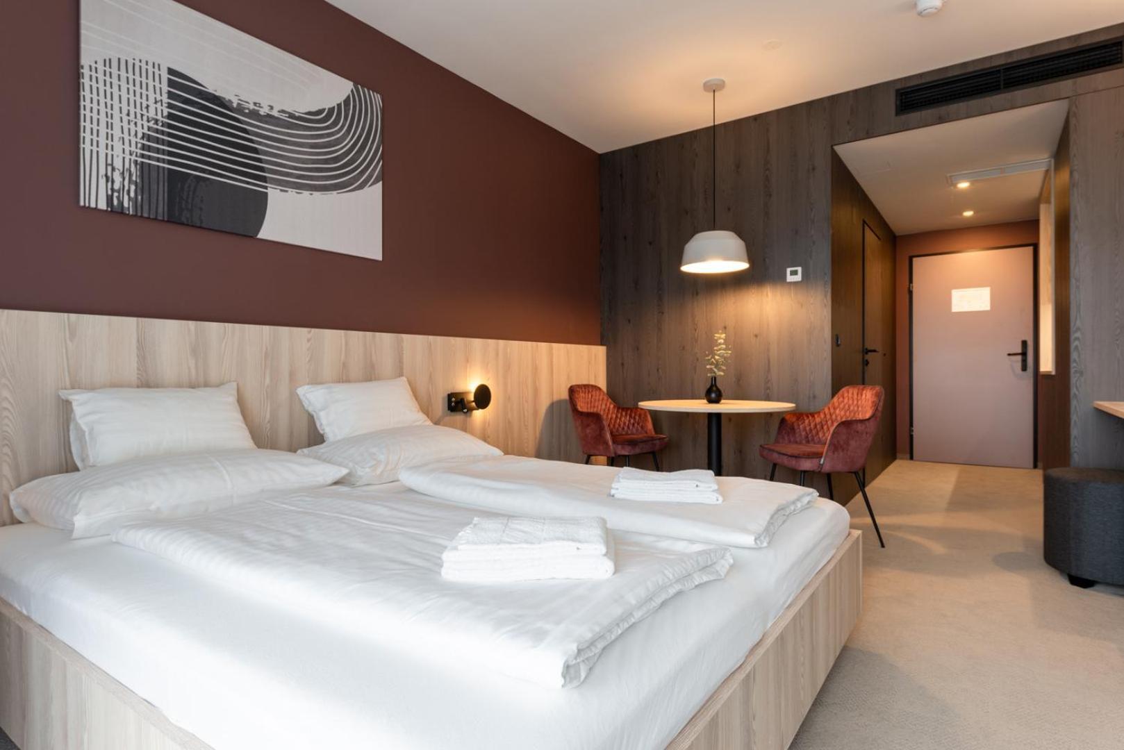 Hotel Novapart Stay Smart เวลส์ ภายนอก รูปภาพ